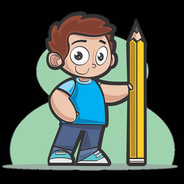 Un étudiant du secondaire qui tien un grand crayon